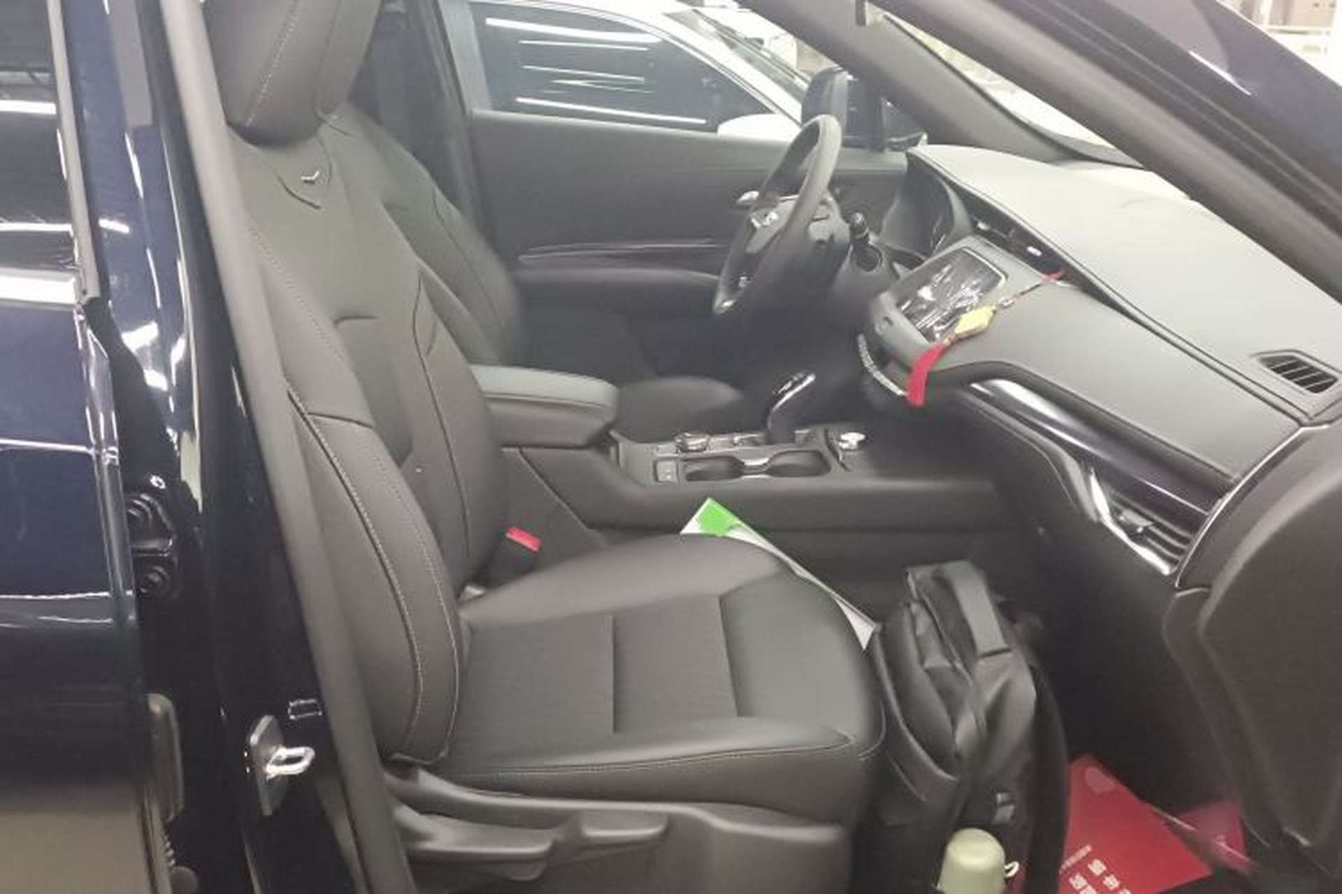 Used Cadillac XT4 2021 28T Two-Wheel Drive Tech Edition Right Front Seat