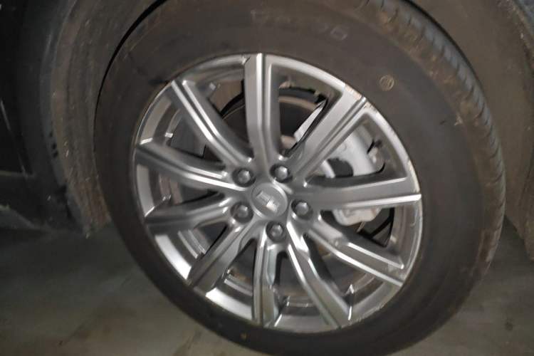 Used Cadillac XT4 2021 28T Two-Wheel Drive Leading Version Right Front Wheel Hub