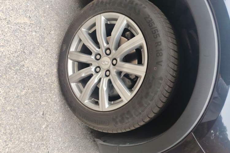 Used Cadillac XT4 2021 28T Two-Wheel Drive Leading Version Right Front Wheel Hub