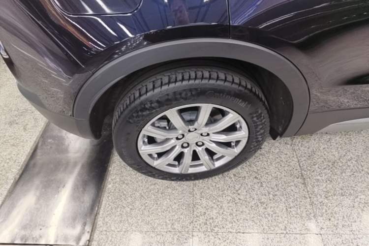 Used Cadillac XT4 2021 28T Two-Wheel Drive Leading Version Right Rear Wheel Hub
