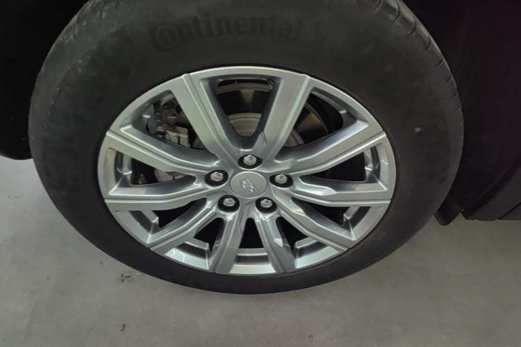 Used Cadillac XT4 2021 28T Two-Wheel Drive Leading Version Right Rear Wheel Hub