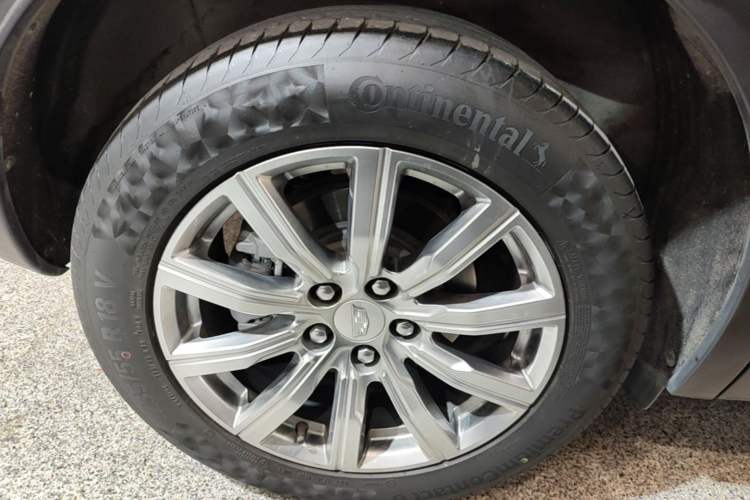 Used Cadillac XT4 2021 28T Two-Wheel Drive Leading Version Right Rear Wheel Hub