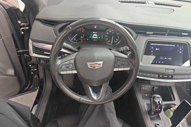 Used Cadillac XT4 2021 28T Two-Wheel Drive Tech Edition Steering Wheel