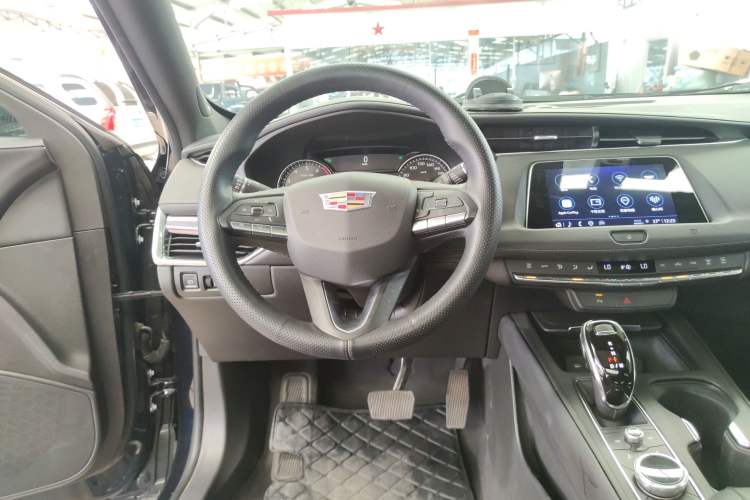 Used Cadillac XT4 2021 28T Two-Wheel Drive Tech Edition Steering Wheel