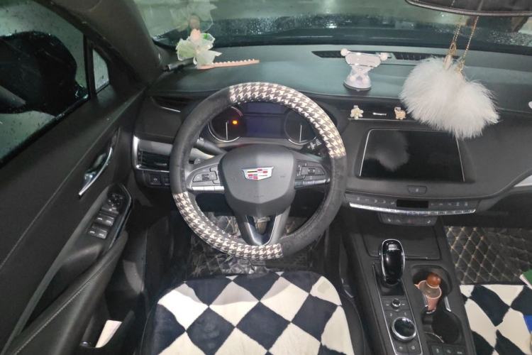 Used Cadillac XT4 2021 28T Two-Wheel Drive Leading Version Steering Wheel