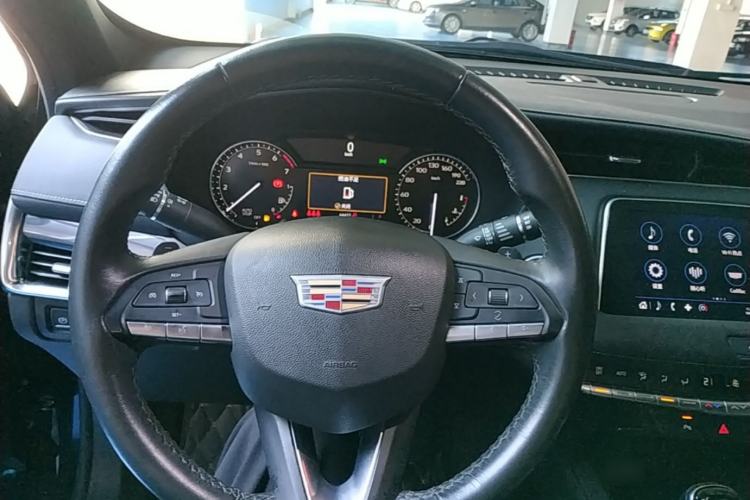 Used Cadillac XT4 2021 28T Two-Wheel Drive Tech Edition Steering Wheel