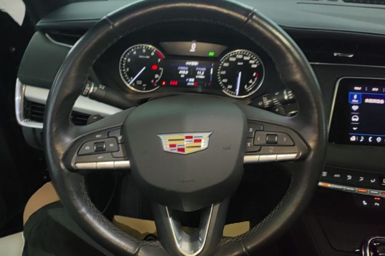 Used Cadillac XT4 2021 28T Two-Wheel Drive Leading Version Steering Wheel
