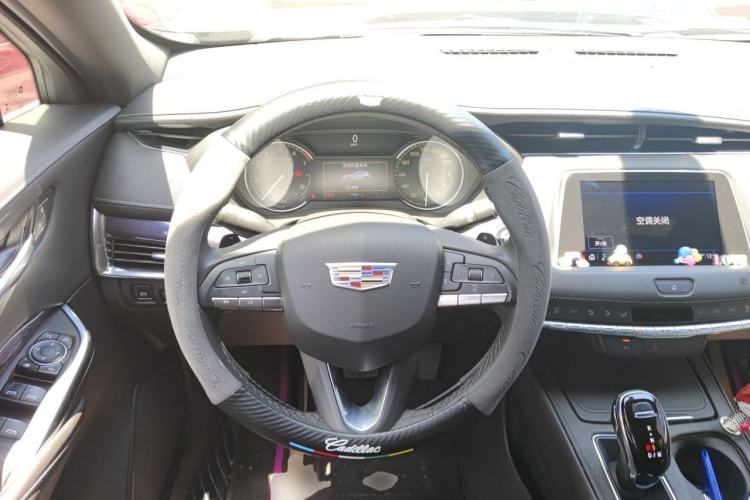 Used Cadillac XT4 2021 28T Two-Wheel Drive Tech Edition Steering Wheel