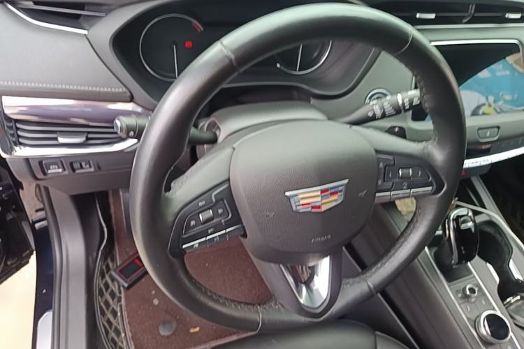 Used Cadillac XT4 2021 28T Two-Wheel Drive Tech Edition Steering Wheel