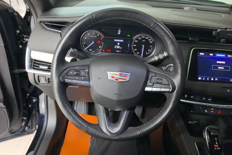 Used Cadillac XT4 2021 28T Two-Wheel Drive Luxury Version Steering Wheel