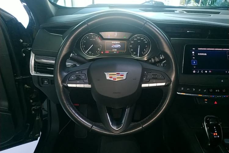Used Cadillac XT4 2021 28T Two-Wheel Drive Tech Edition Steering Wheel