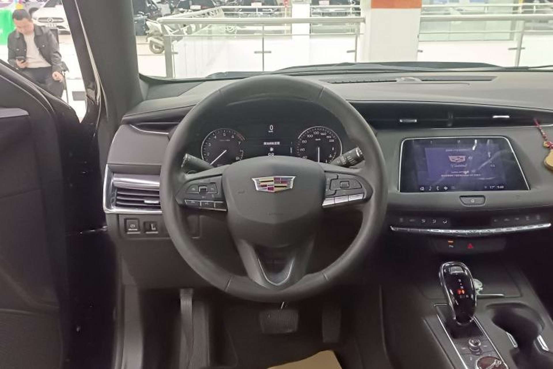 Used Cadillac XT4 2021 28T Two-Wheel Drive Tech Edition Steering Wheel