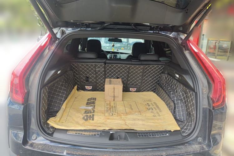 Used Cadillac XT4 2021 28T Two-Wheel Drive Leading Version Trunk