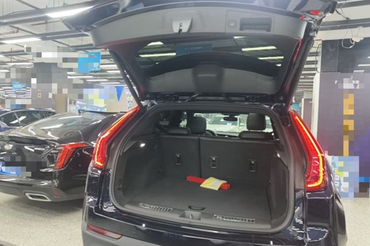 Used Cadillac XT4 2021 28T Two-Wheel Drive Leading Version Trunk