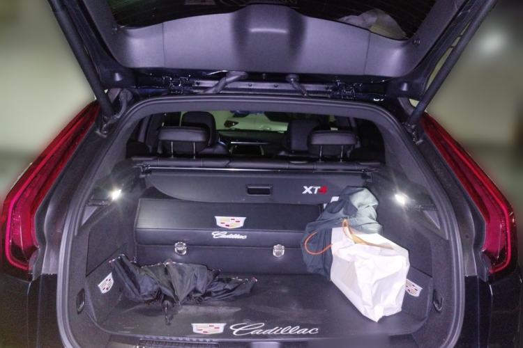 Used Cadillac XT4 2021 28T Two-Wheel Drive Leading Version Trunk
