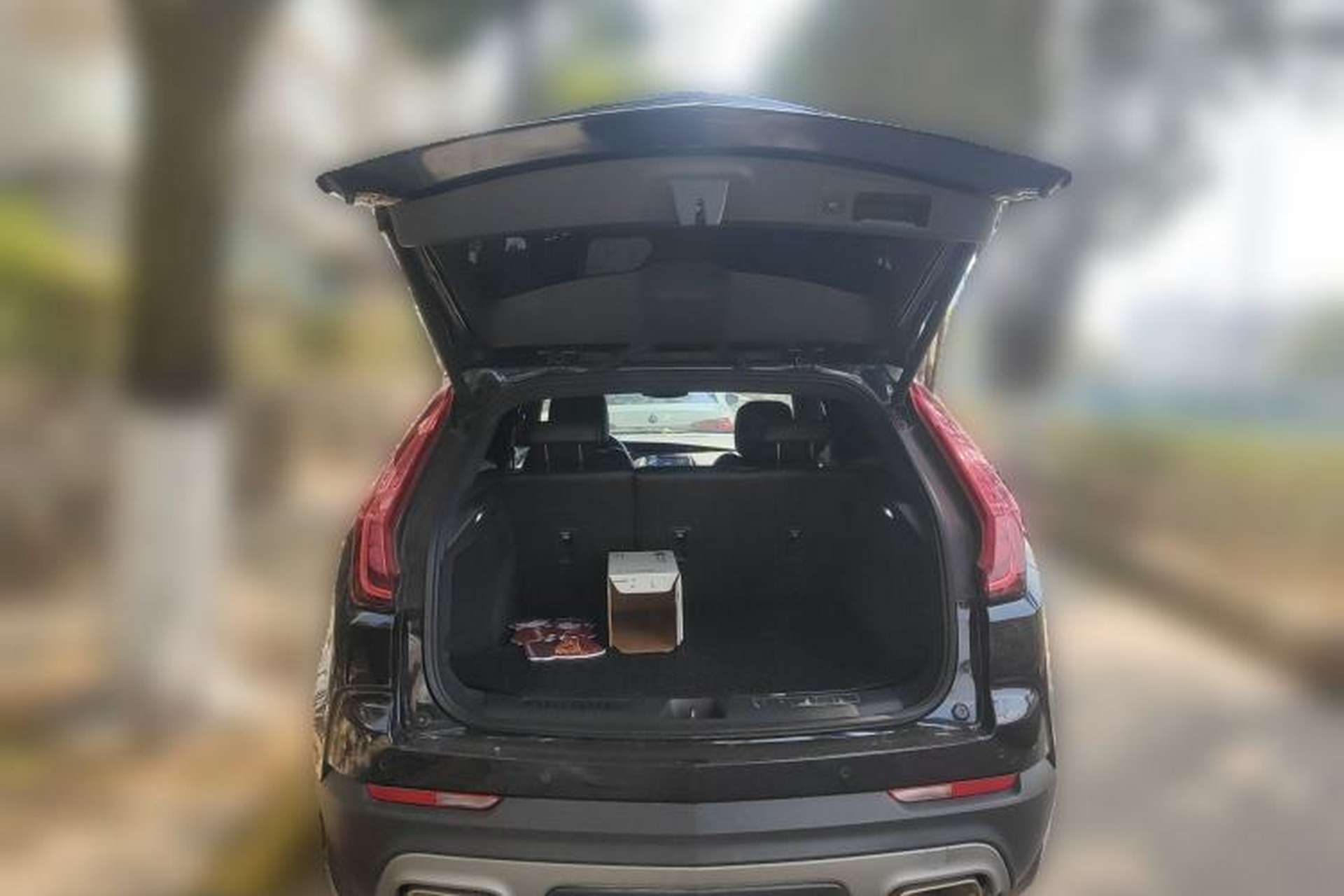 Used Cadillac XT4 2021 28T Two-Wheel Drive Leading Version Trunk