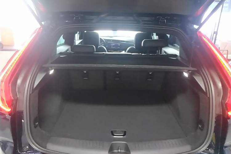Used Cadillac XT4 2021 28T Two-Wheel Drive Tech Edition Trunk