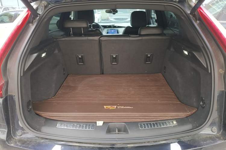 Used Cadillac XT4 2021 28T Two-Wheel Drive Leading Version Trunk