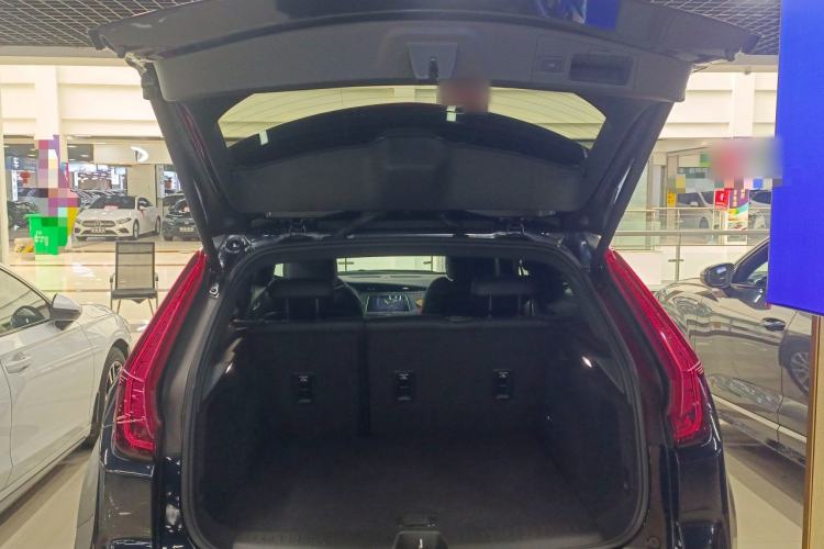 Used Cadillac XT4 2021 28T Two-Wheel Drive Tech Edition Trunk