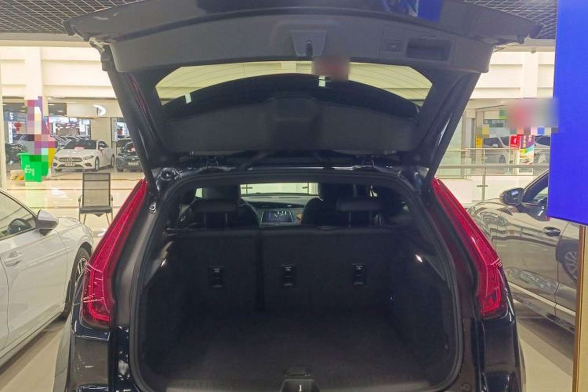 Used Cadillac XT4 2021 28T Two-Wheel Drive Tech Edition Trunk