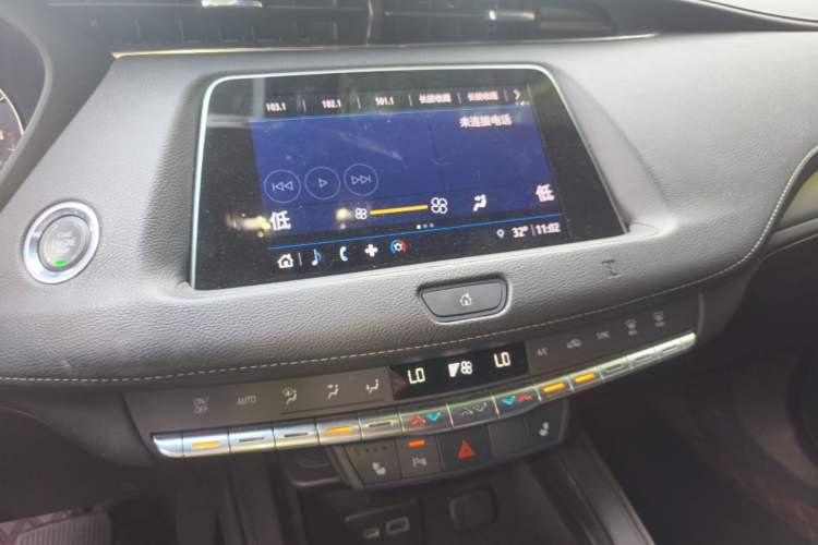 Used Cadillac XT4 2021 28T Two-Wheel Drive Luxury Version Audio And AC Panel