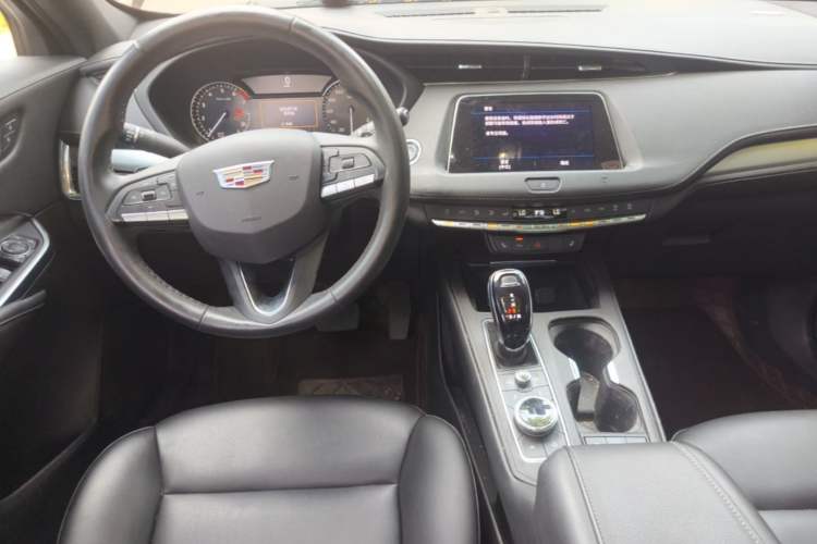 Used Cadillac XT4 2021 28T Two-Wheel Drive Luxury Version Center Console