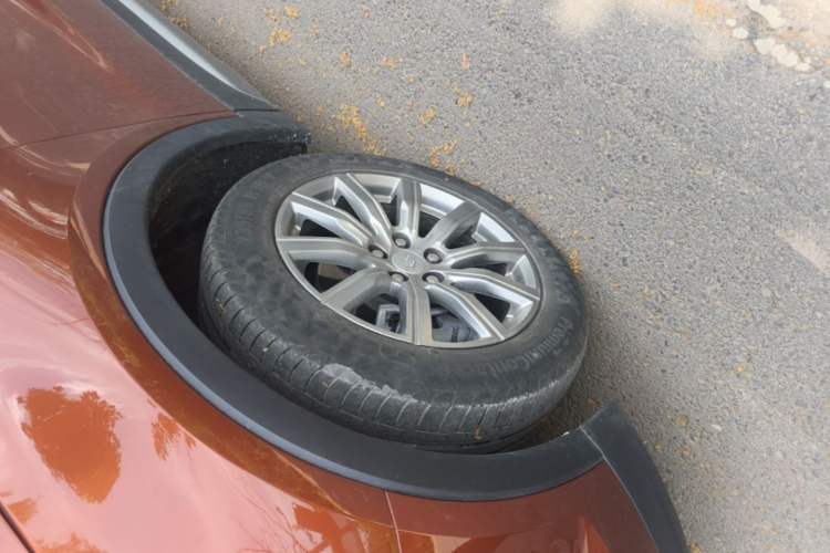Used Cadillac XT4 2021 28T Two-Wheel Drive Luxury Version Left Front Wheel Hub
