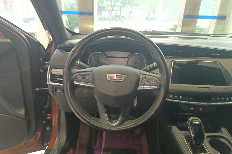 Used Cadillac XT4 2021 28T Two-Wheel Drive Tech Edition Steering Wheel