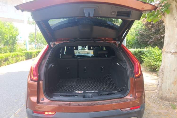 Used Cadillac XT4 2021 28T Two-Wheel Drive Luxury Version Trunk