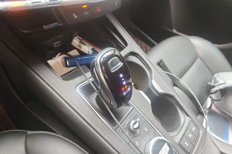 Used Cadillac XT4 2021 28T Two-Wheel Drive Luxury Version Gear Lever