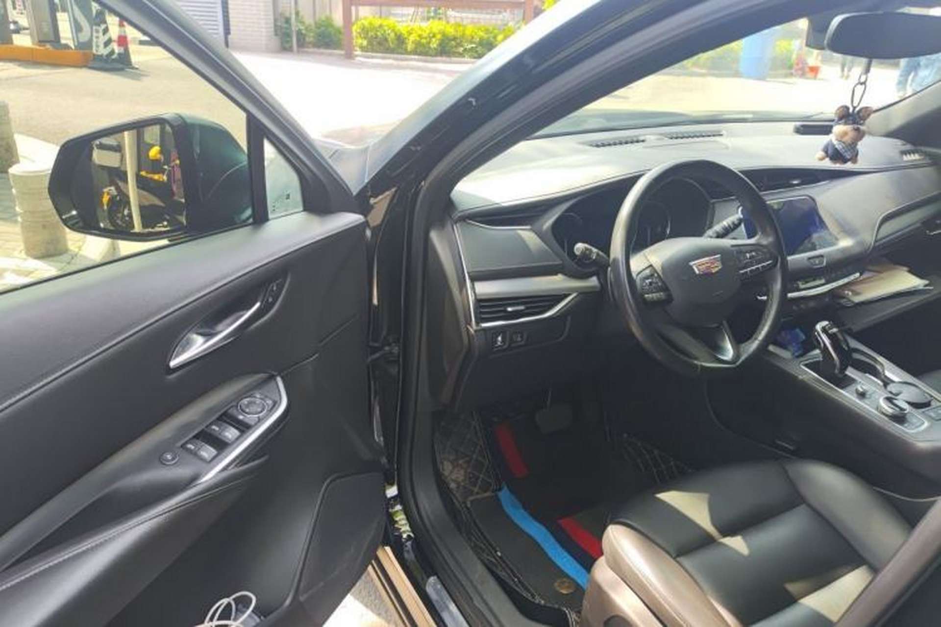 Used Cadillac XT4 2021 28T Two-Wheel Drive Luxury Version Interior 3