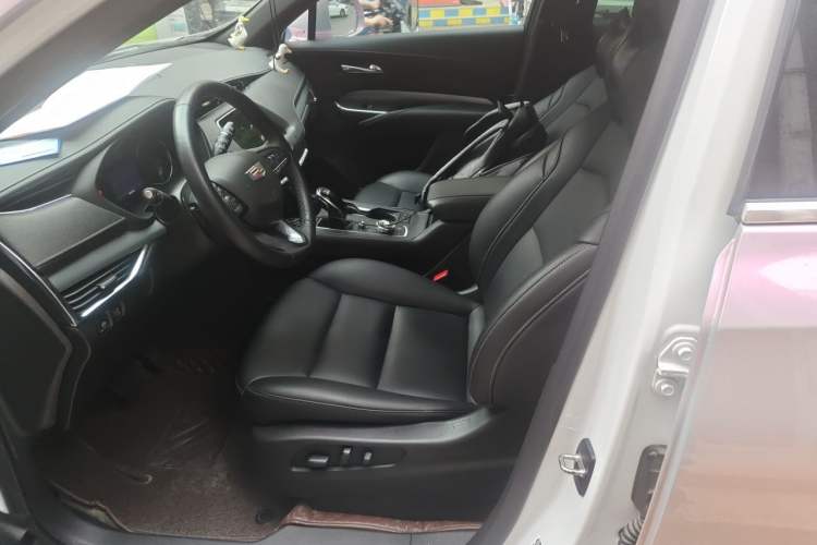Used Cadillac XT4 2021 28T Two-Wheel Drive Luxury Version Left Front Seat