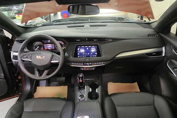 Used Cadillac XT4 2021 28T Two-Wheel Drive Luxury Version Center Console