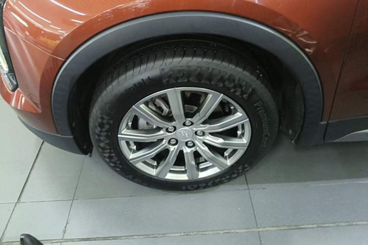 Used Cadillac XT4 2021 28T Two-Wheel Drive Luxury Version Exterior 4