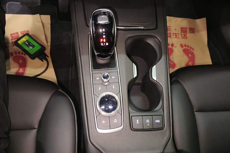 Used Cadillac XT4 2021 28T Two-Wheel Drive Luxury Version Gear Lever