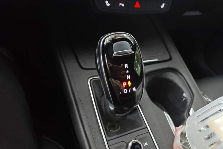 Used Cadillac XT4 2021 28T Two-Wheel Drive Luxury Version Gear Lever