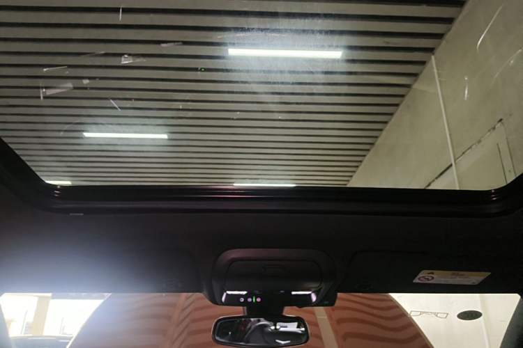 Used Cadillac XT4 2021 28T Two-Wheel Drive Luxury Version Headliner