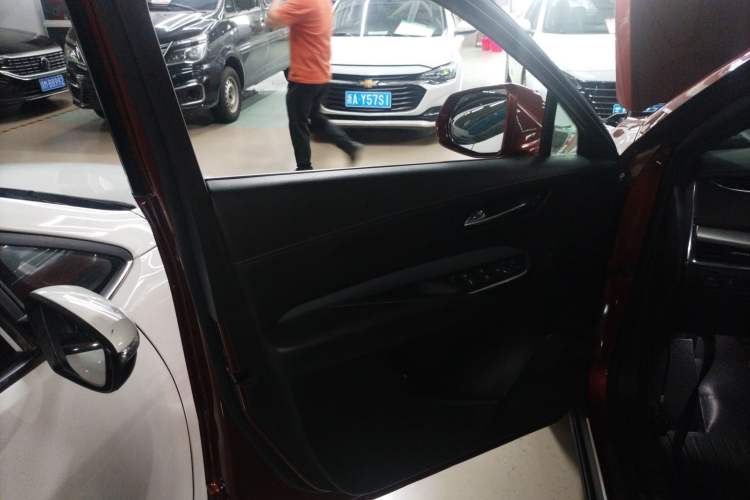 Used Cadillac XT4 2021 28T Two-Wheel Drive Leading Version Left Front Door Interior