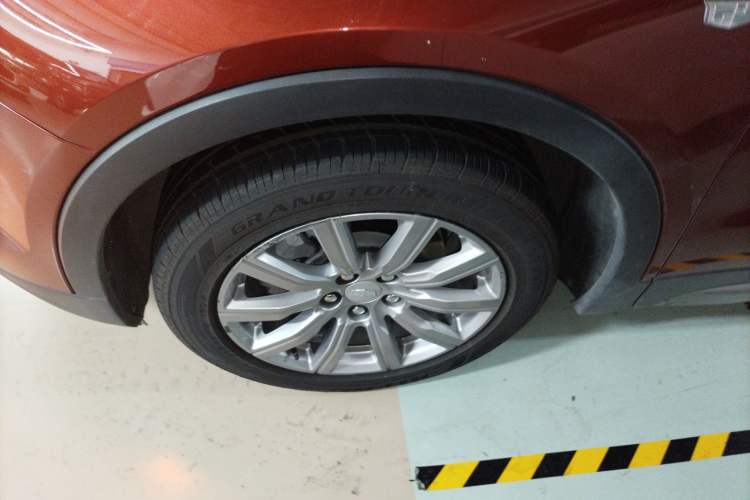 Used Cadillac XT4 2021 28T Two-Wheel Drive Leading Version Left Front Wheel Hub