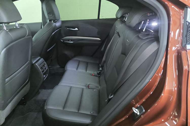Used Cadillac XT4 2021 28T Two-Wheel Drive Luxury Version Left Rear Seat