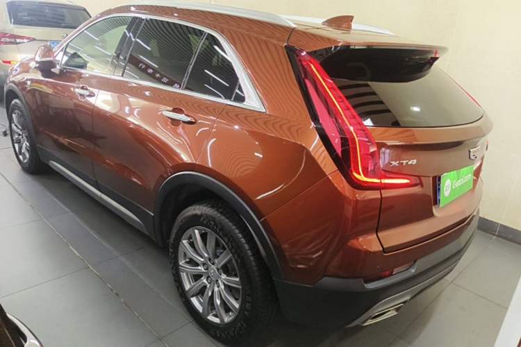Used Cadillac XT4 2021 28T Two-Wheel Drive Luxury Version Rear Left 45 Deg