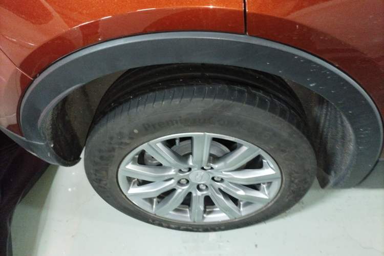 Used Cadillac XT4 2021 28T Two-Wheel Drive Leading Version Right Rear Wheel Hub