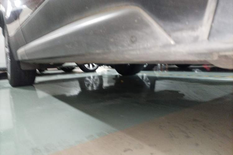 Used Cadillac XT4 2021 28T Two-Wheel Drive Leading Version Right Side Sill