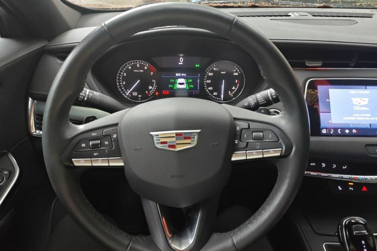 Used Cadillac XT4 2021 28T Two-Wheel Drive Luxury Version Steering Wheel