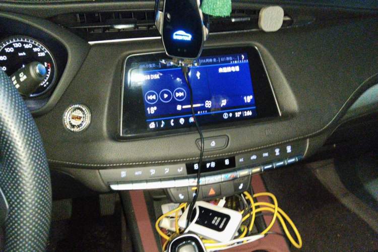 Used Cadillac XT4 2021 28T Two-Wheel Drive Luxury Version Audio And AC Panel