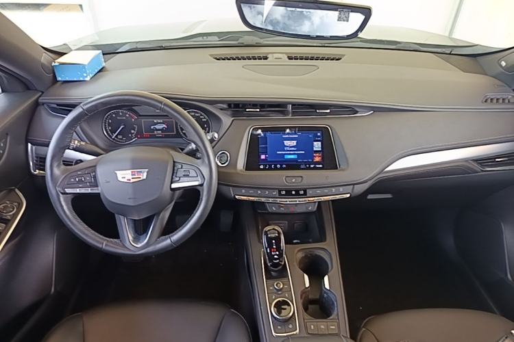 Used Cadillac XT4 2021 28T Two-Wheel Drive Leading Version Center Console