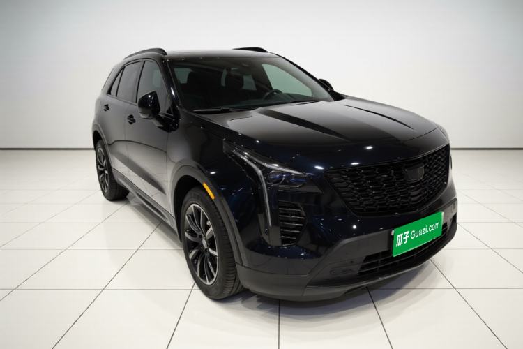 Used Cadillac XT4 2021 28T Two-Wheel Drive Luxury Version Front Right 45 Deg