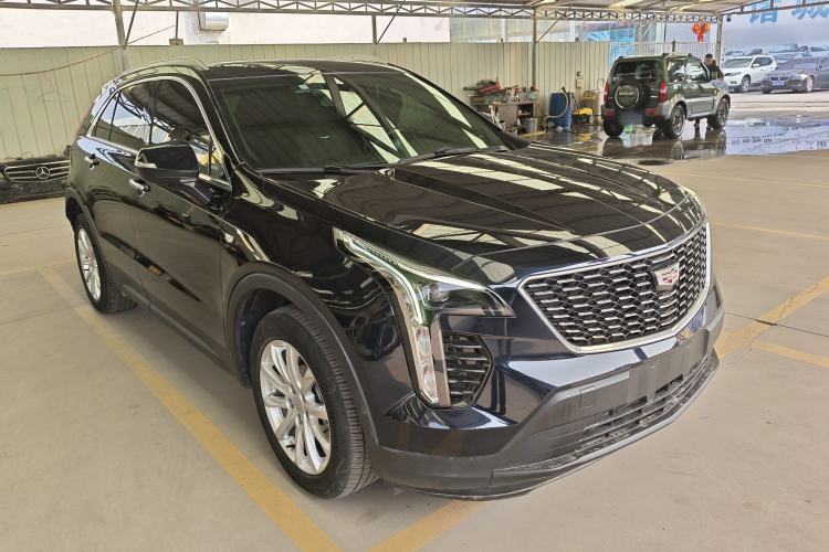 Used Cadillac XT4 2021 28T Two-Wheel Drive Tech Edition Front Right 45 Deg