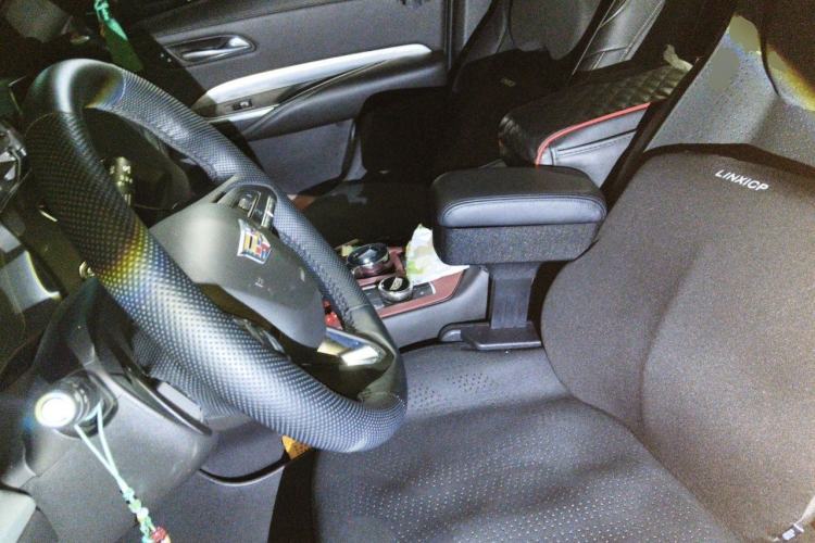 Used Cadillac XT4 2021 28T Two-Wheel Drive Luxury Version Left Front Seat
