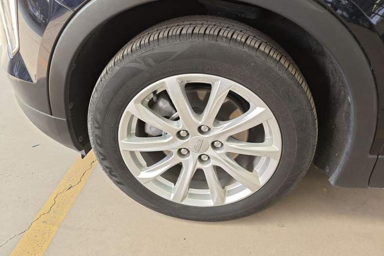 Used Cadillac XT4 2021 28T Two-Wheel Drive Tech Edition Left Front Wheel Hub